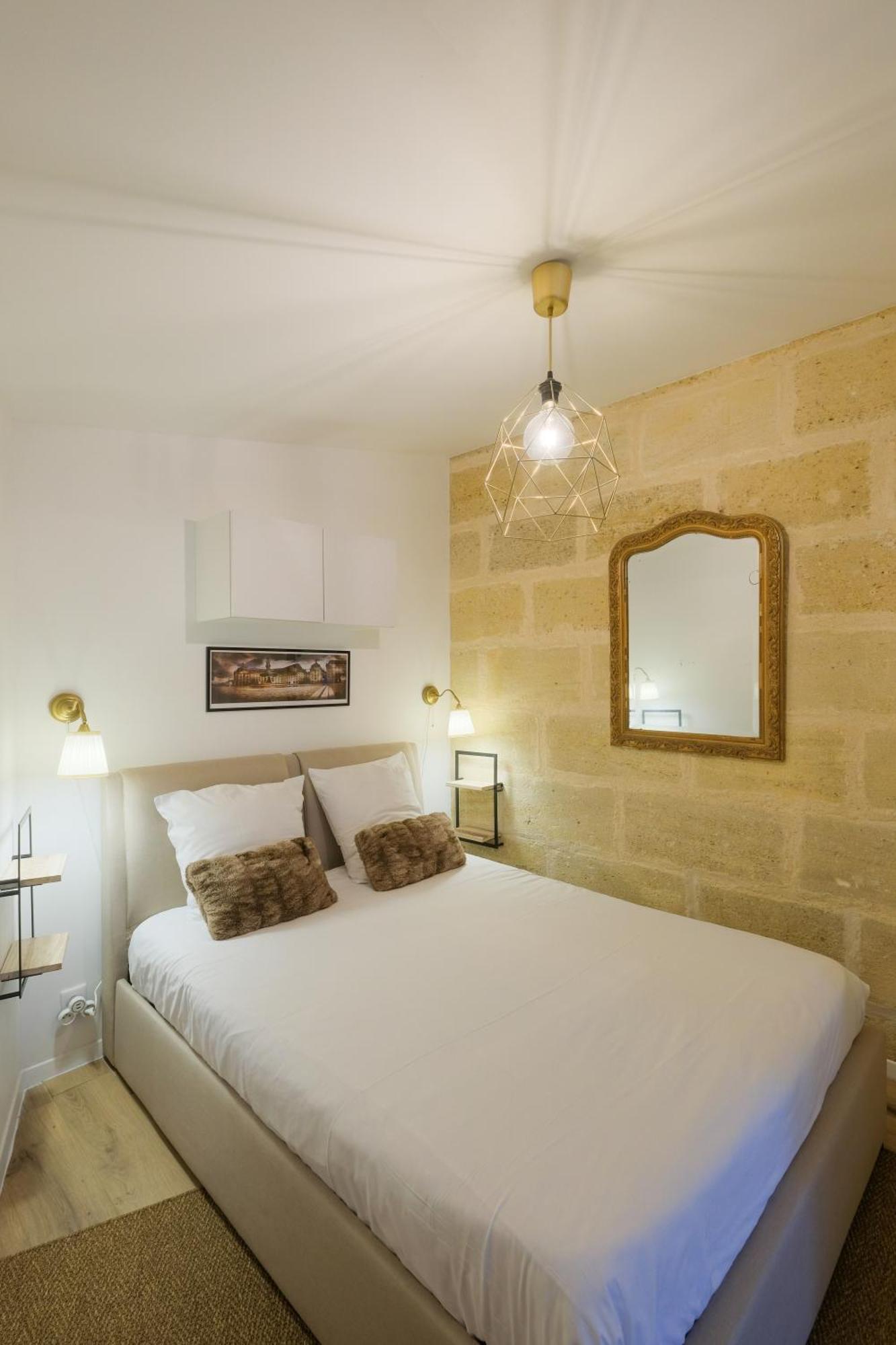 Les Suites D'Alienor, Suite Cosy Pessac Bagian luar foto