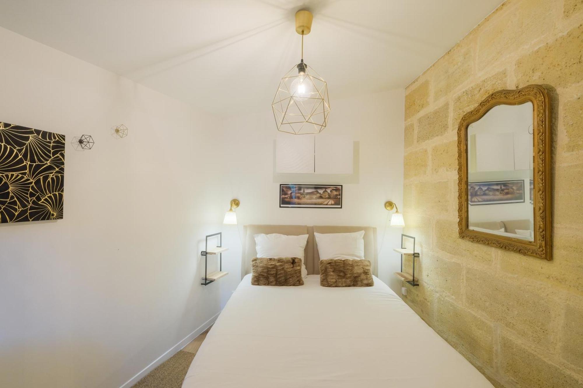 Les Suites D'Alienor, Suite Cosy Pessac Bagian luar foto